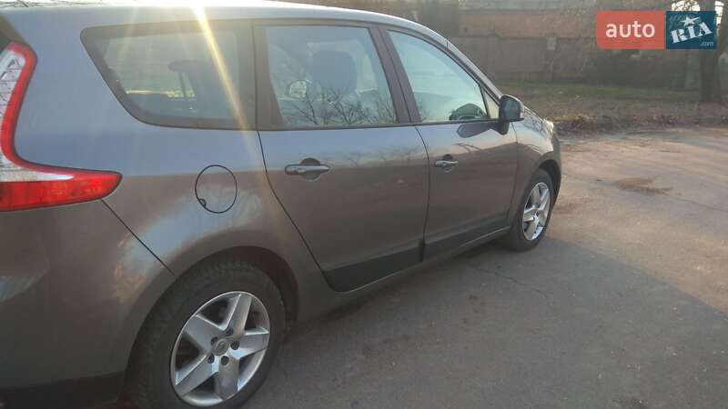 Мінівен Renault Grand Scenic 2013 в Запоріжжі