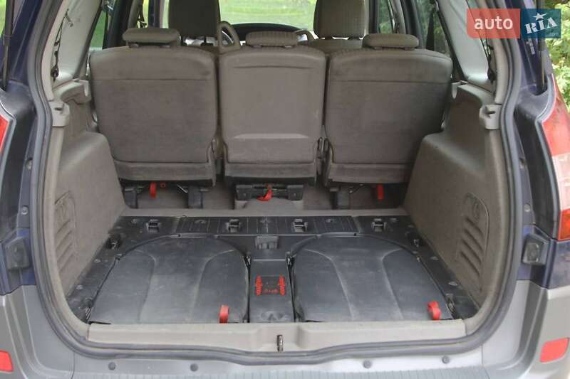 Мінівен Renault Grand Scenic 2004 в Ужгороді