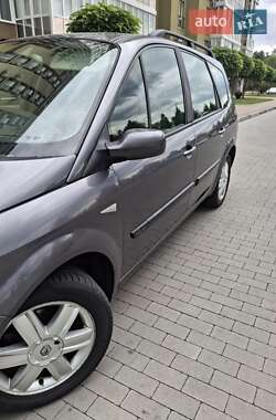 Мінівен Renault Grand Scenic 2004 в 