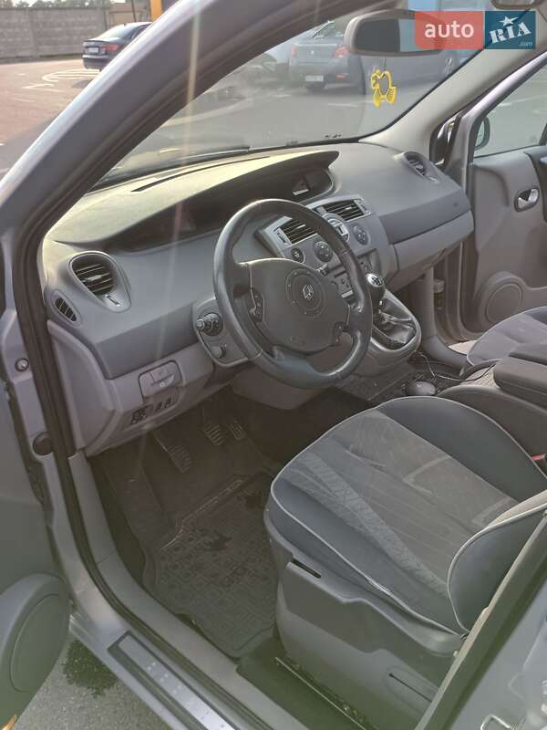 Мінівен Renault Grand Scenic 2004 в Софіївській Борщагівці