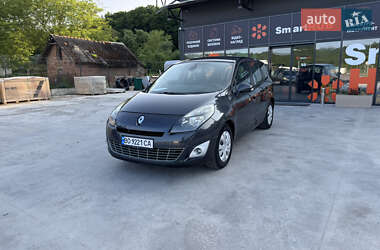 Минивэн Renault Grand Scenic 2010 в 