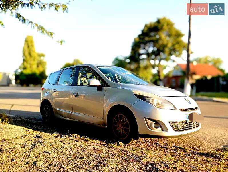 Минивэн Renault Grand Scenic 2011 в Первомайске