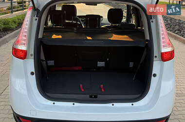 Минивэн Renault Grand Scenic 2011 в 