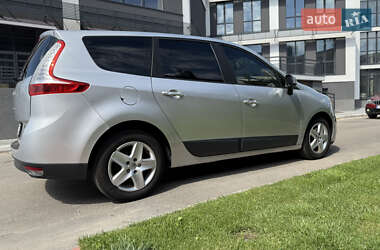 Минивэн Renault Grand Scenic 2012 в 