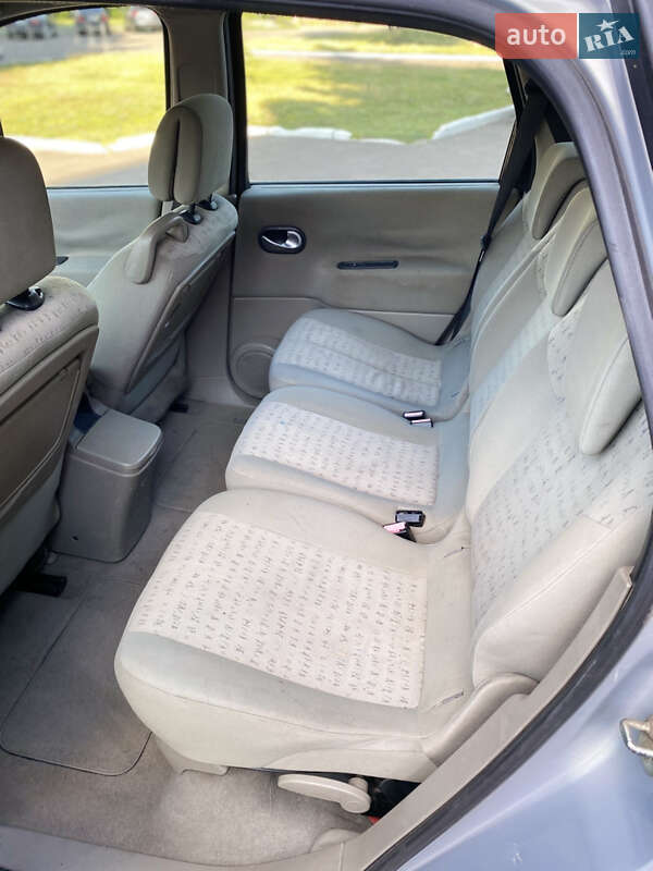 Минивэн Renault Grand Scenic 2004 в Ровно