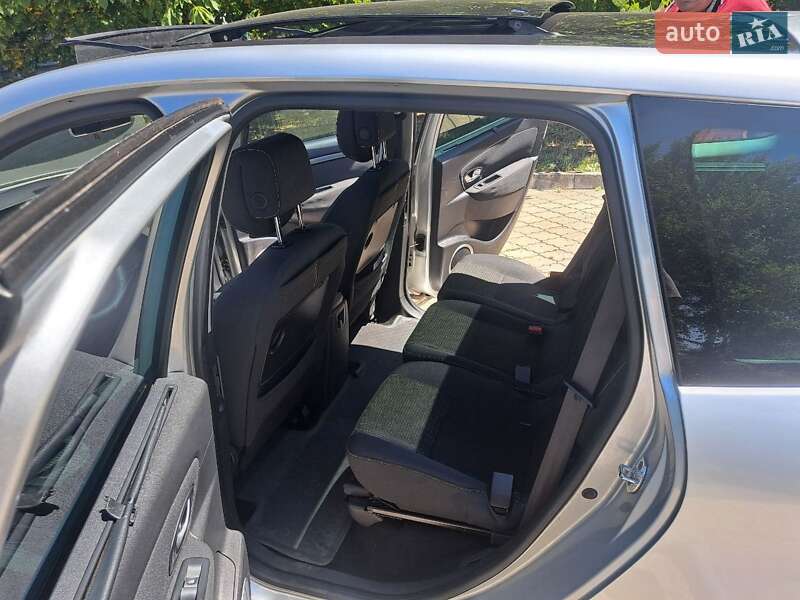 Renault Grand Scenic 2010