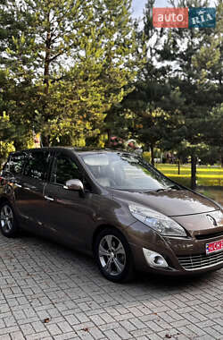 Минивэн Renault Grand Scenic 2010 в 