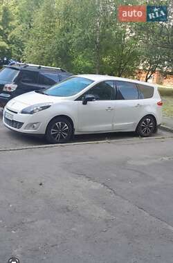 Renault Grand Scenic 2012
