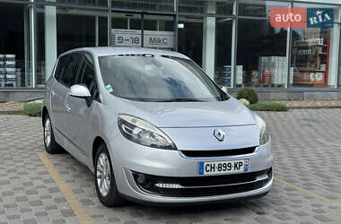 Минивэн Renault Grand Scenic 2012 в 