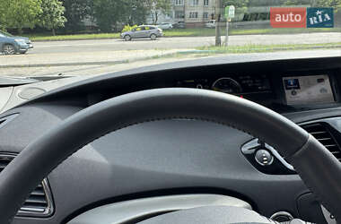 Минивэн Renault Grand Scenic 2012 в 