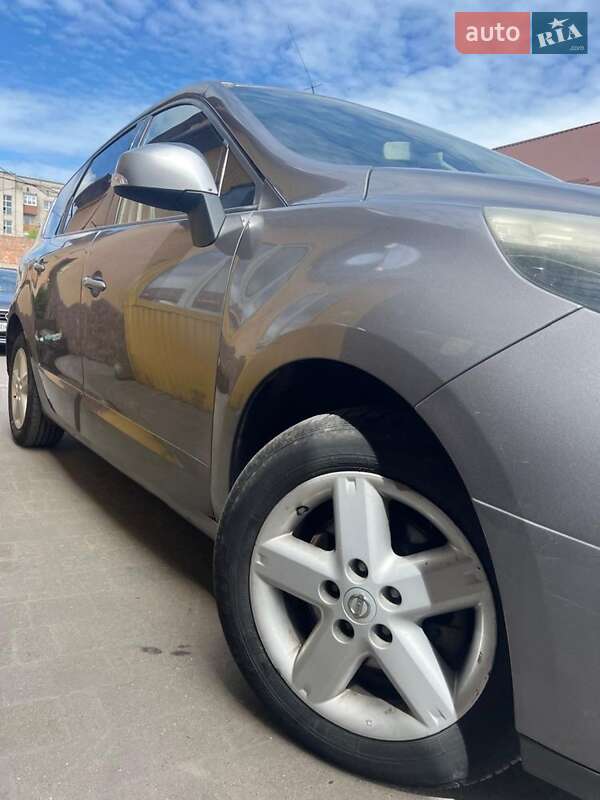 Минивэн Renault Grand Scenic 2012 в Дубно