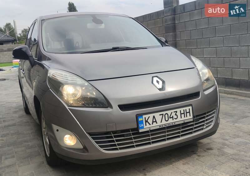 Минивэн Renault Grand Scenic 2011 в Буче