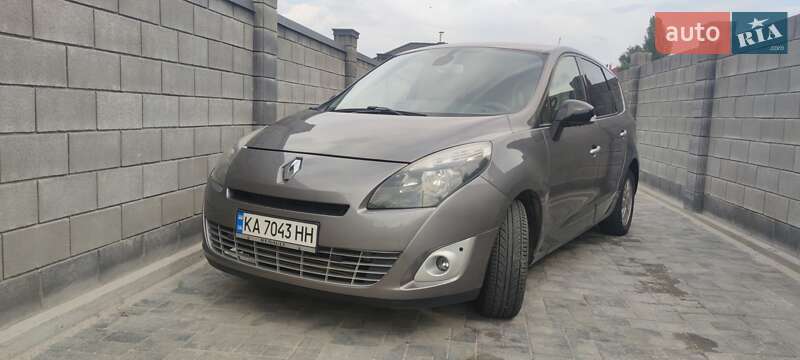 Минивэн Renault Grand Scenic 2011 в Буче