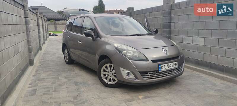 Минивэн Renault Grand Scenic 2011 в Буче