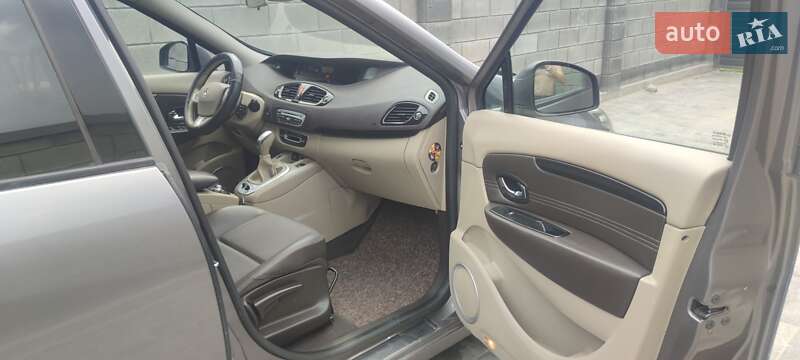 Минивэн Renault Grand Scenic 2011 в Буче