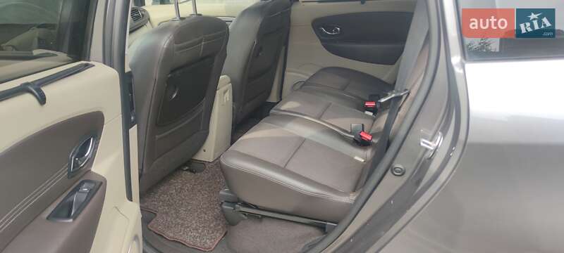 Минивэн Renault Grand Scenic 2011 в Буче