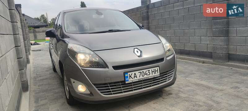 Минивэн Renault Grand Scenic 2011 в Буче