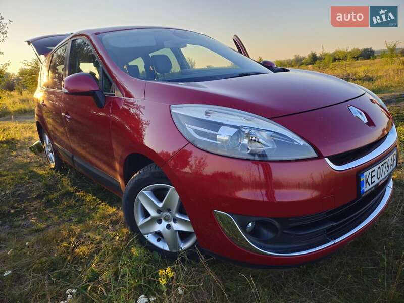 Renault Grand Scenic 2012