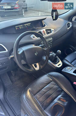 Минивэн Renault Grand Scenic 2010 в 