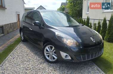 Минивэн Renault Grand Scenic 2011 в 