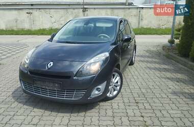 Минивэн Renault Grand Scenic 2011 в 