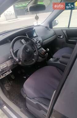 Минивэн Renault Grand Scenic 2004 в 