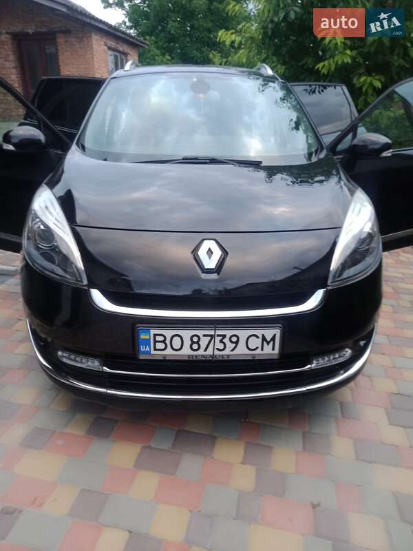Минивэн Renault Grand Scenic 2012 в 