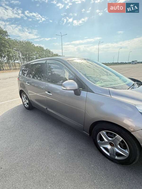 Минивэн Renault Grand Scenic 2009 в Подгородном