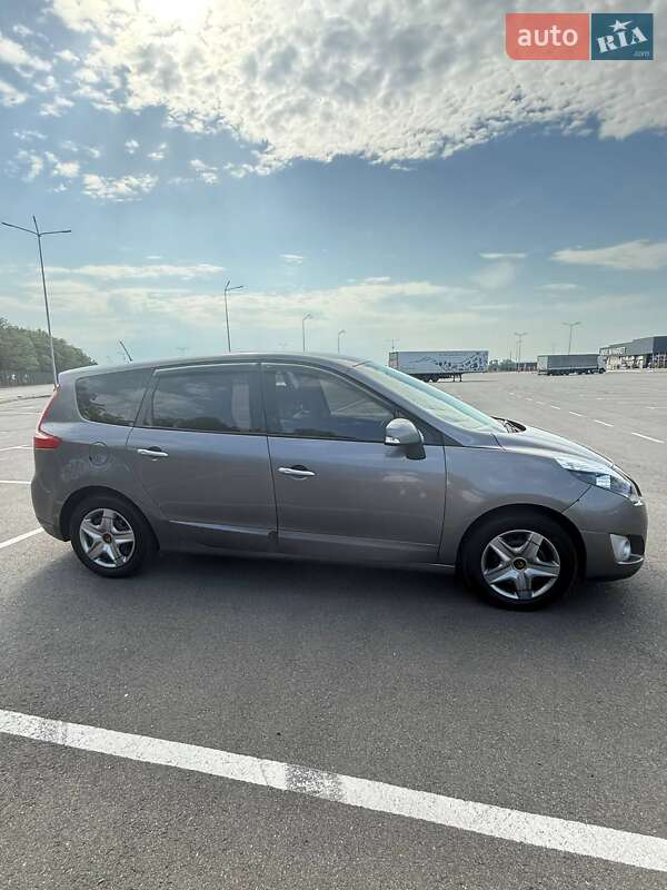 Минивэн Renault Grand Scenic 2009 в Подгородном