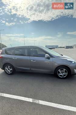 Минивэн Renault Grand Scenic 2009 в 