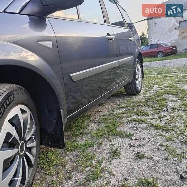 Минивэн Renault Grand Scenic 2008 в Путивле