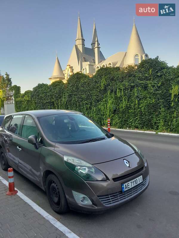 Renault Grand Scenic 2011