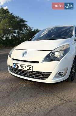 Минивэн Renault Grand Scenic 2010 в 