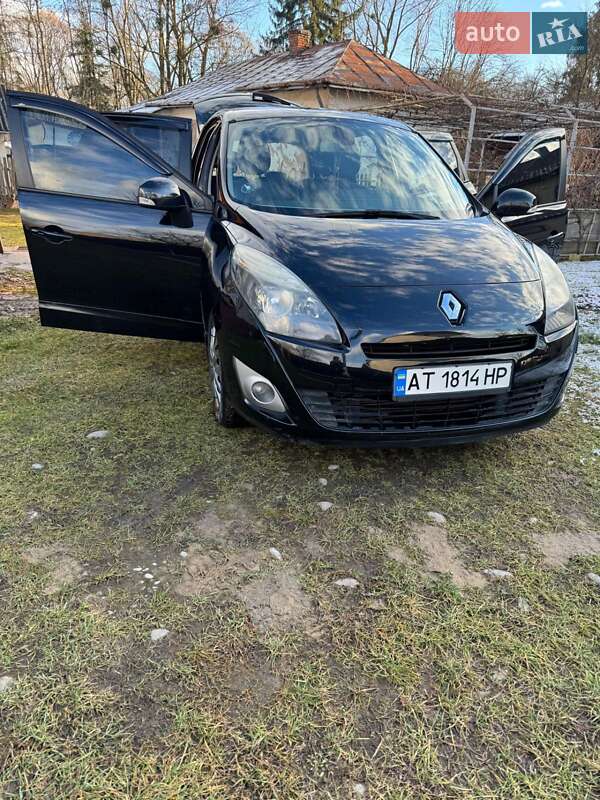 Мінівен Renault Grand Scenic 2011 в Івано-Франківську