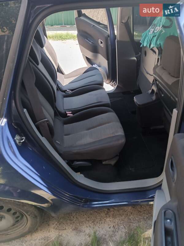 Мінівен Renault Grand Scenic 2004 в Києві