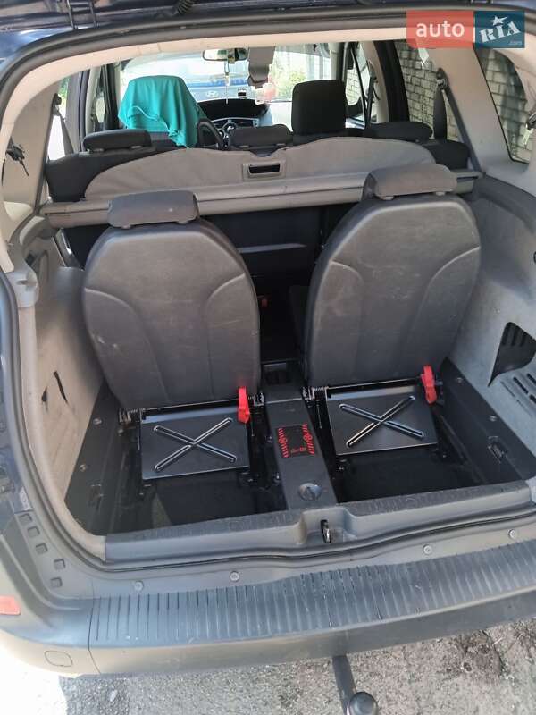 Мінівен Renault Grand Scenic 2004 в Києві