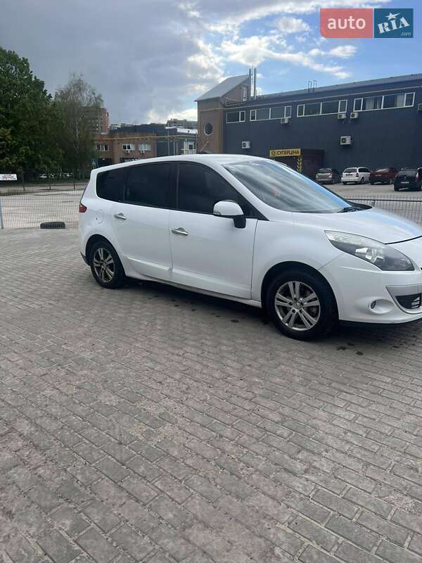 Renault Grand Scenic 2010