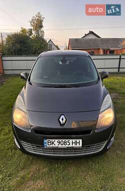 Renault Grand Scenic 2011