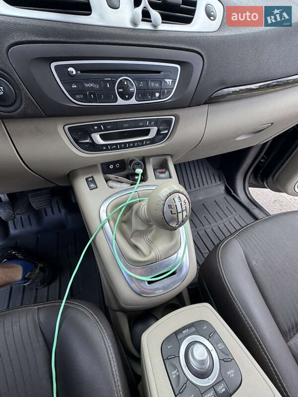 Минивэн Renault Grand Scenic 2010 в Лозовой