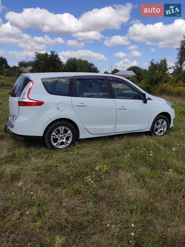 Минивэн Renault Grand Scenic 2013 в Ромнах