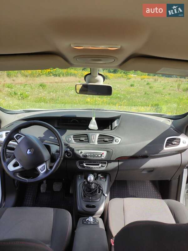 Минивэн Renault Grand Scenic 2013 в Ромнах