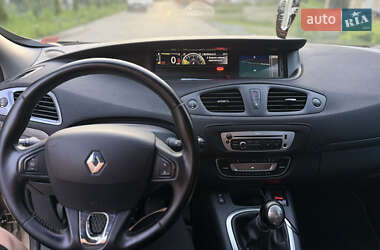 Минивэн Renault Grand Scenic 2015 в 