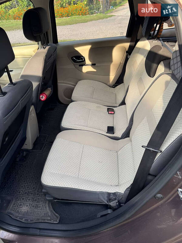 Мінівен Renault Grand Scenic 2011 в Кременчуці фото 17 Мінівен Renault Grand Scenic 2011 в Кременчуці