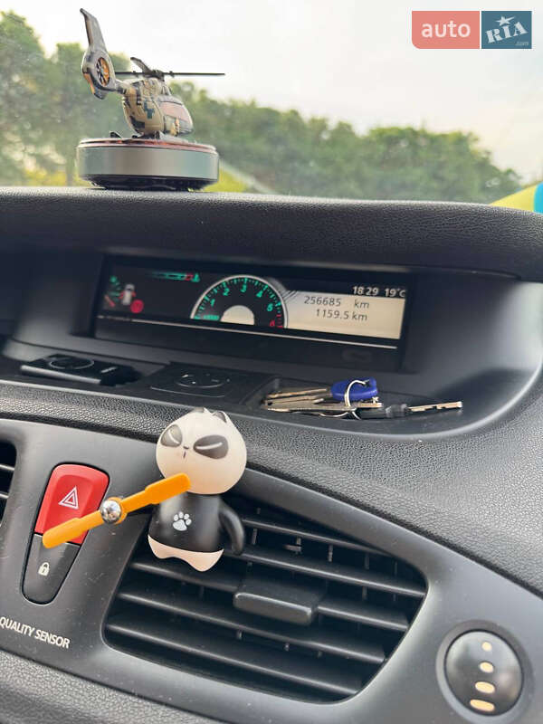 Мінівен Renault Grand Scenic 2011 в Кременчуці фото 22 Мінівен Renault Grand Scenic 2011 в Кременчуці