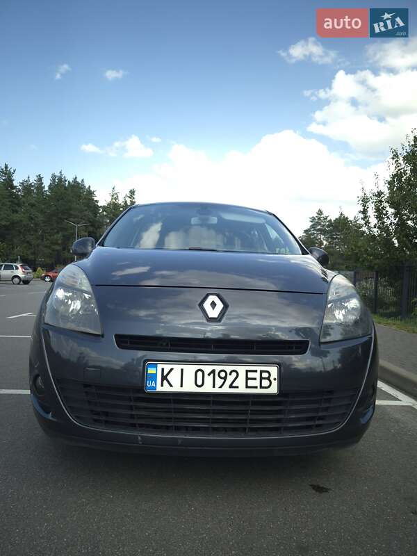 Минивэн Renault Grand Scenic 2010 в Вишневом