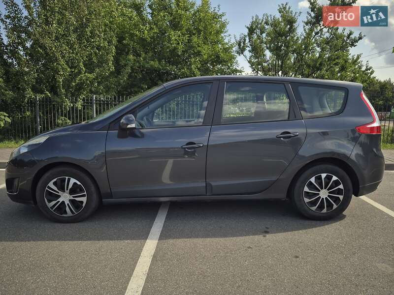 Минивэн Renault Grand Scenic 2010 в Вишневом