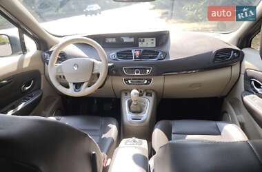 Минивэн Renault Grand Scenic 2011 в 