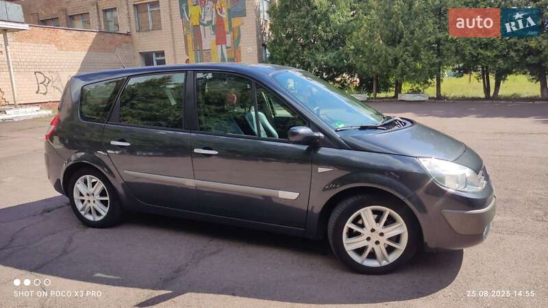 Минивэн Renault Grand Scenic 2005 в 