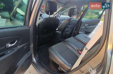 Минивэн Renault Grand Scenic 2013 в 