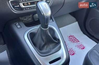 Минивэн Renault Grand Scenic 2015 в 